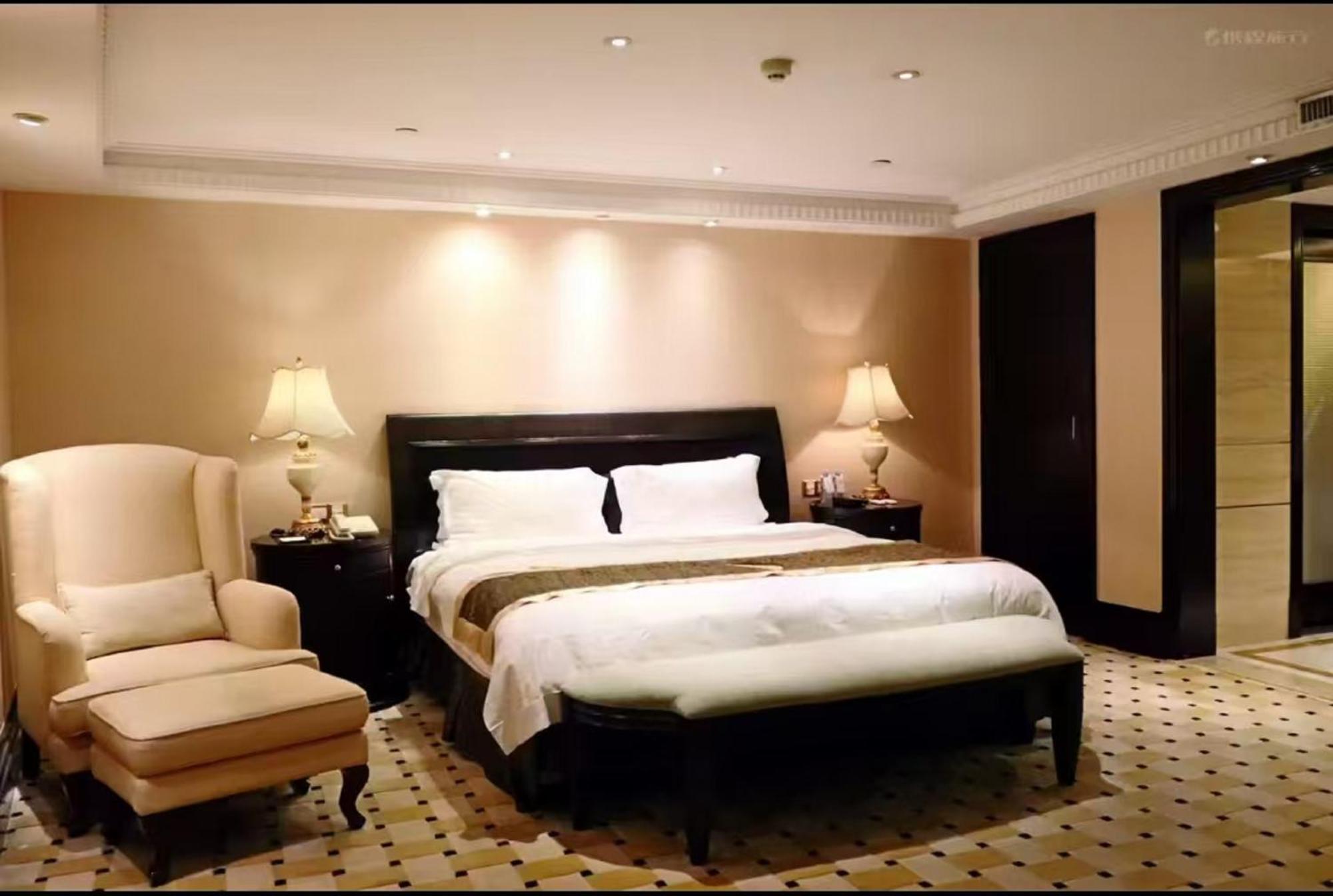 Royal Mediterranean Hotel Guangzhou Exterior photo