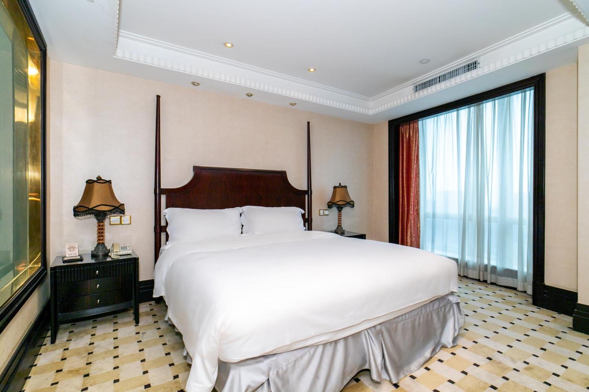 Royal Mediterranean Hotel Guangzhou Exterior photo
