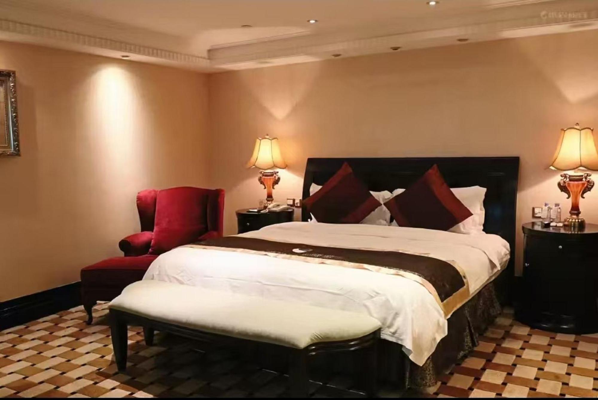 Royal Mediterranean Hotel Guangzhou Exterior photo