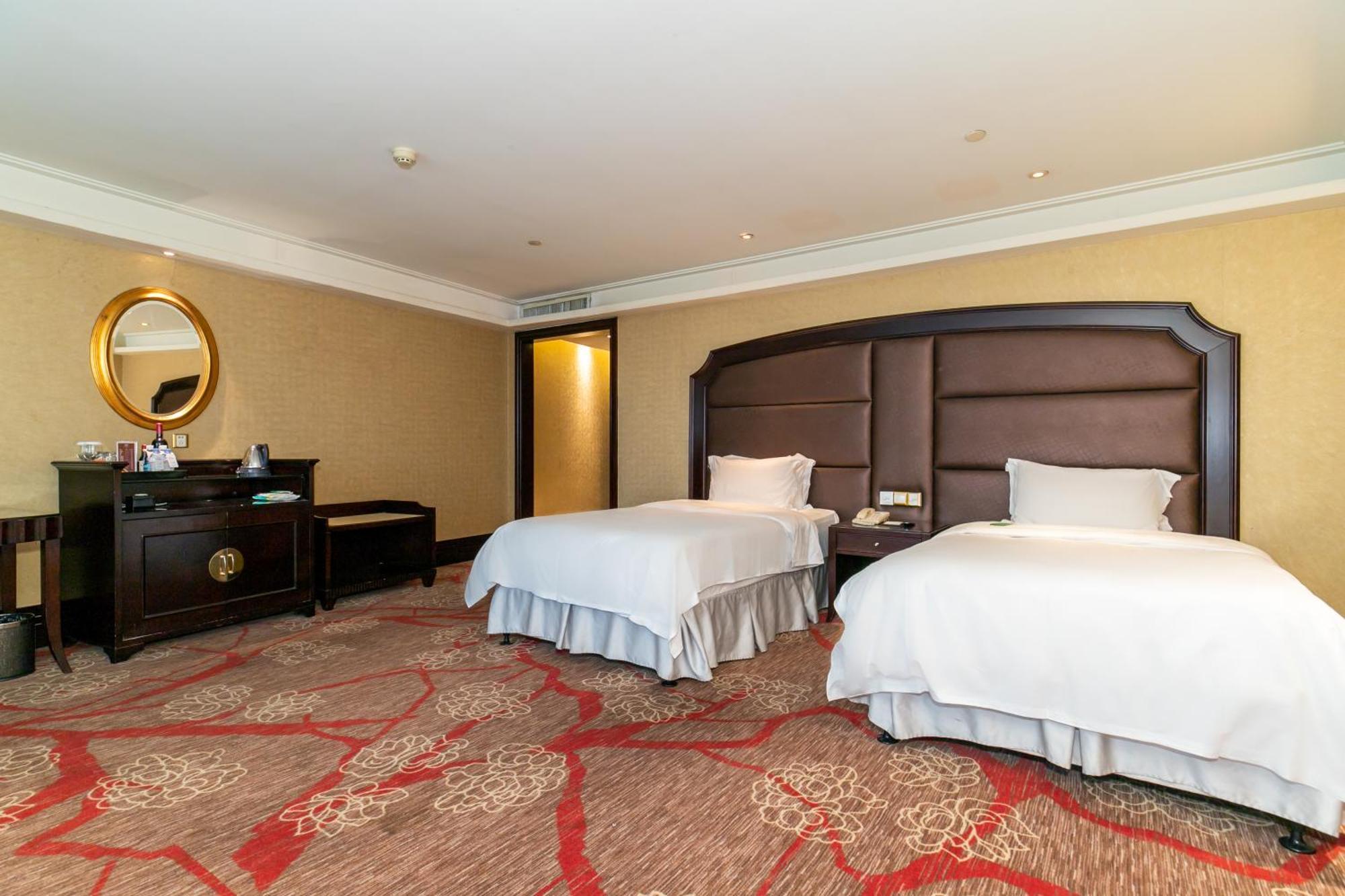 Royal Mediterranean Hotel Guangzhou Exterior photo