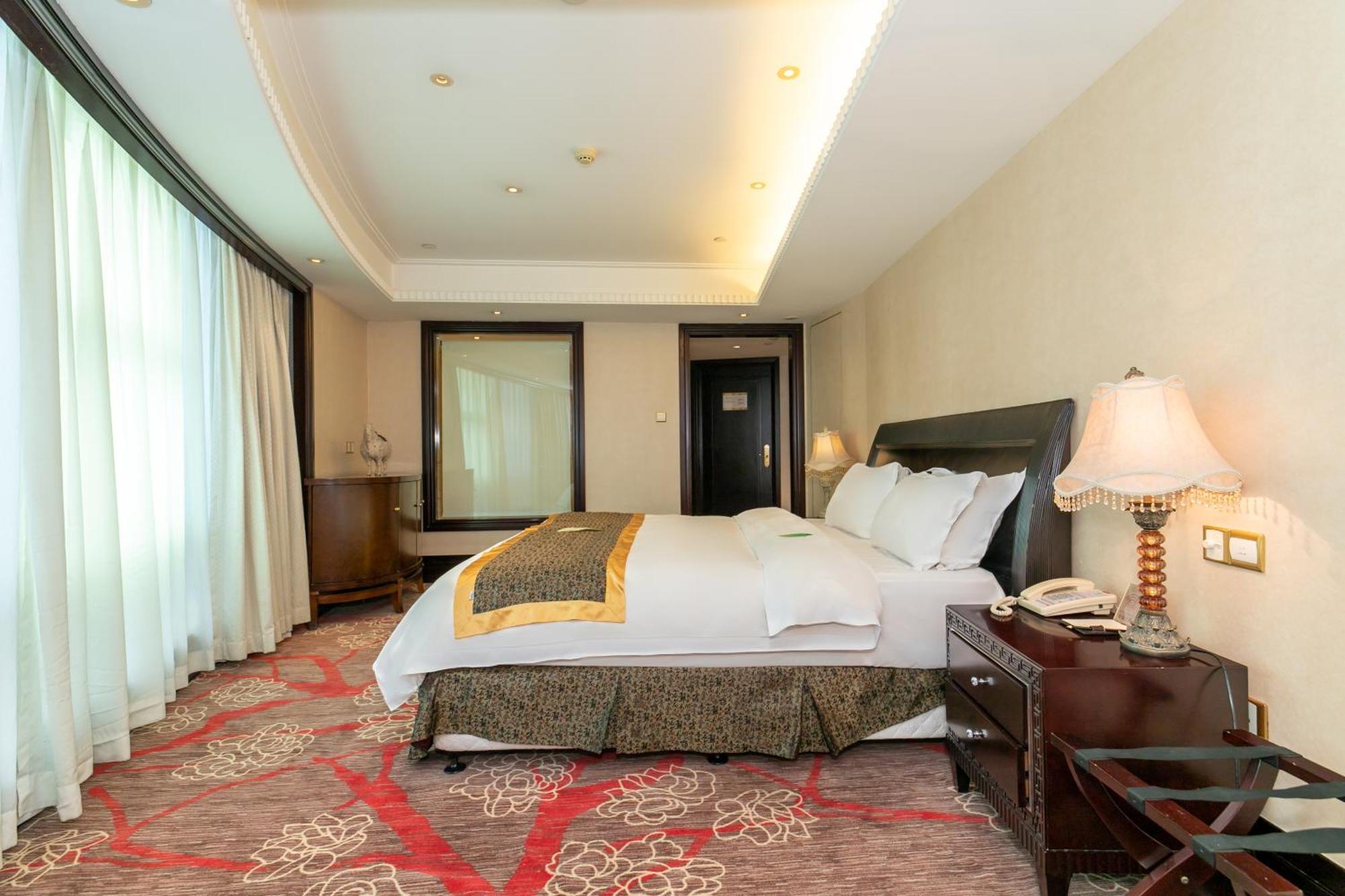 Royal Mediterranean Hotel Guangzhou Exterior photo